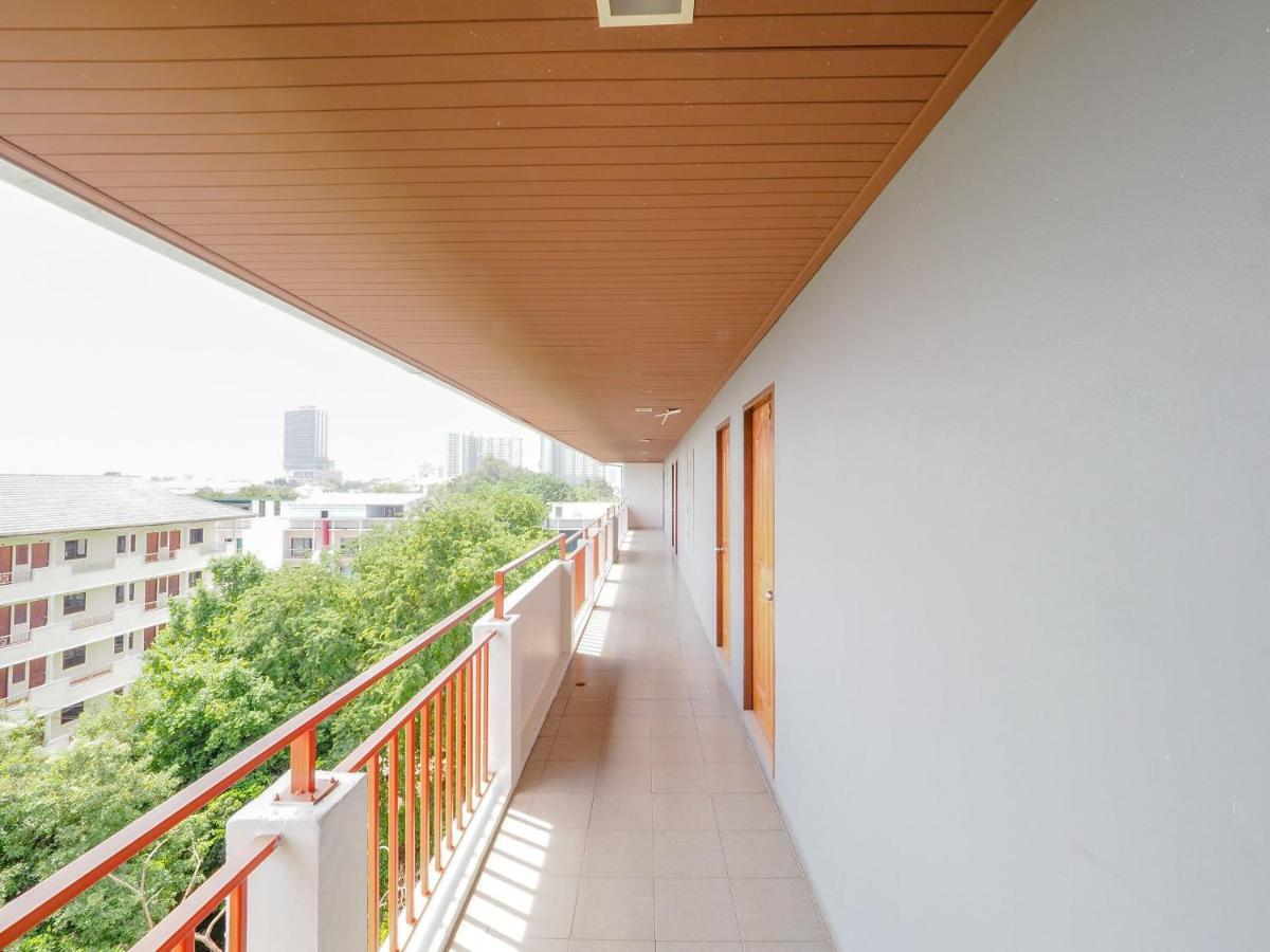 Oyo 75367 Ud Pattaya Hotel بانغْلامونغْ المظهر الخارجي الصورة