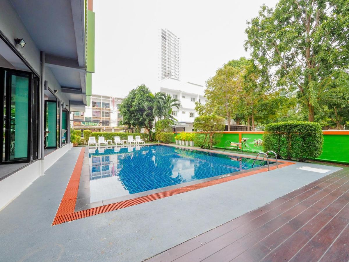 Oyo 75367 Ud Pattaya Hotel بانغْلامونغْ المظهر الخارجي الصورة