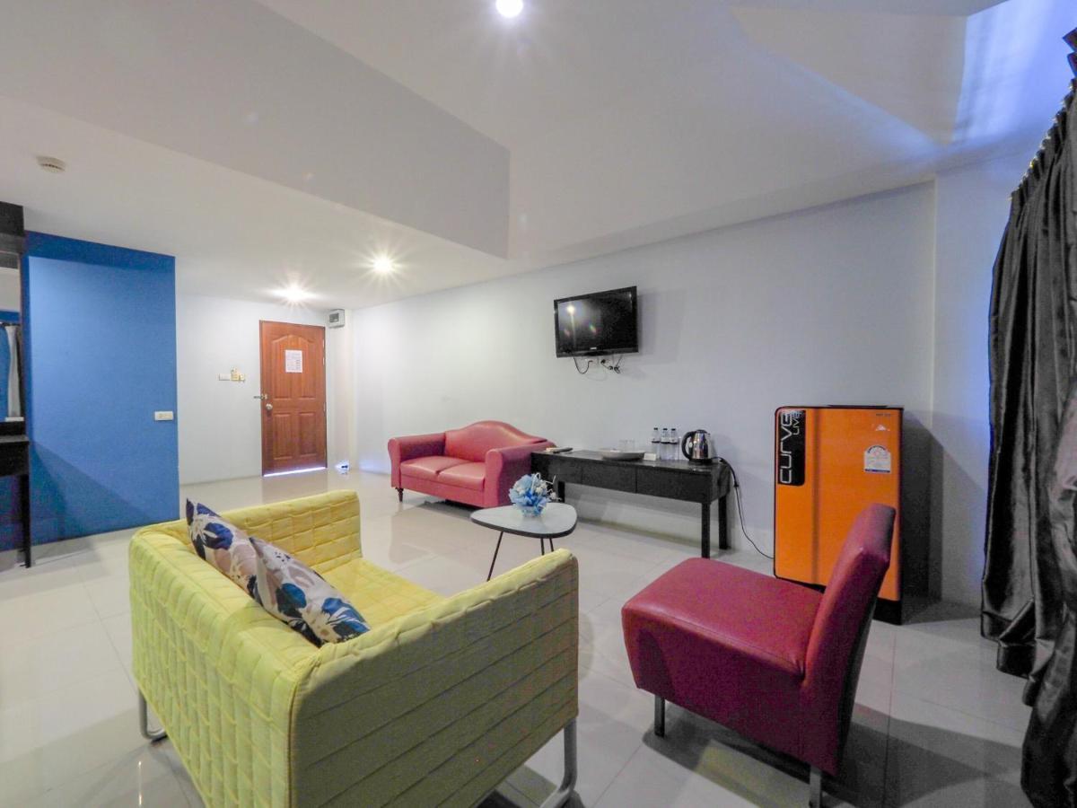 Oyo 75367 Ud Pattaya Hotel بانغْلامونغْ المظهر الخارجي الصورة