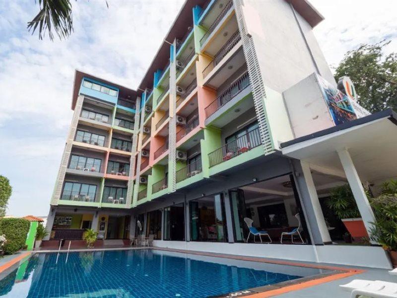 Oyo 75367 Ud Pattaya Hotel بانغْلامونغْ المظهر الخارجي الصورة