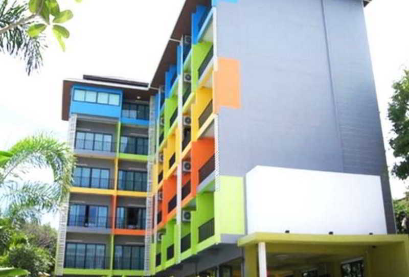 Oyo 75367 Ud Pattaya Hotel بانغْلامونغْ المظهر الخارجي الصورة