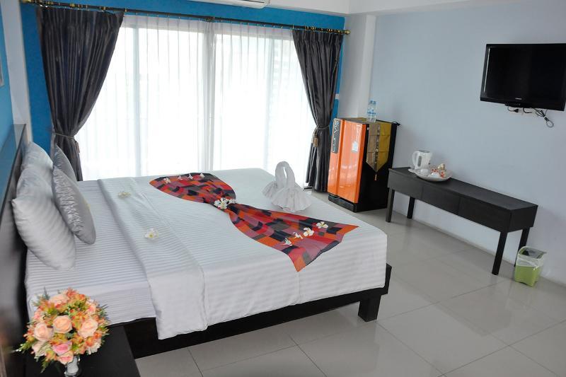 Oyo 75367 Ud Pattaya Hotel بانغْلامونغْ المظهر الخارجي الصورة