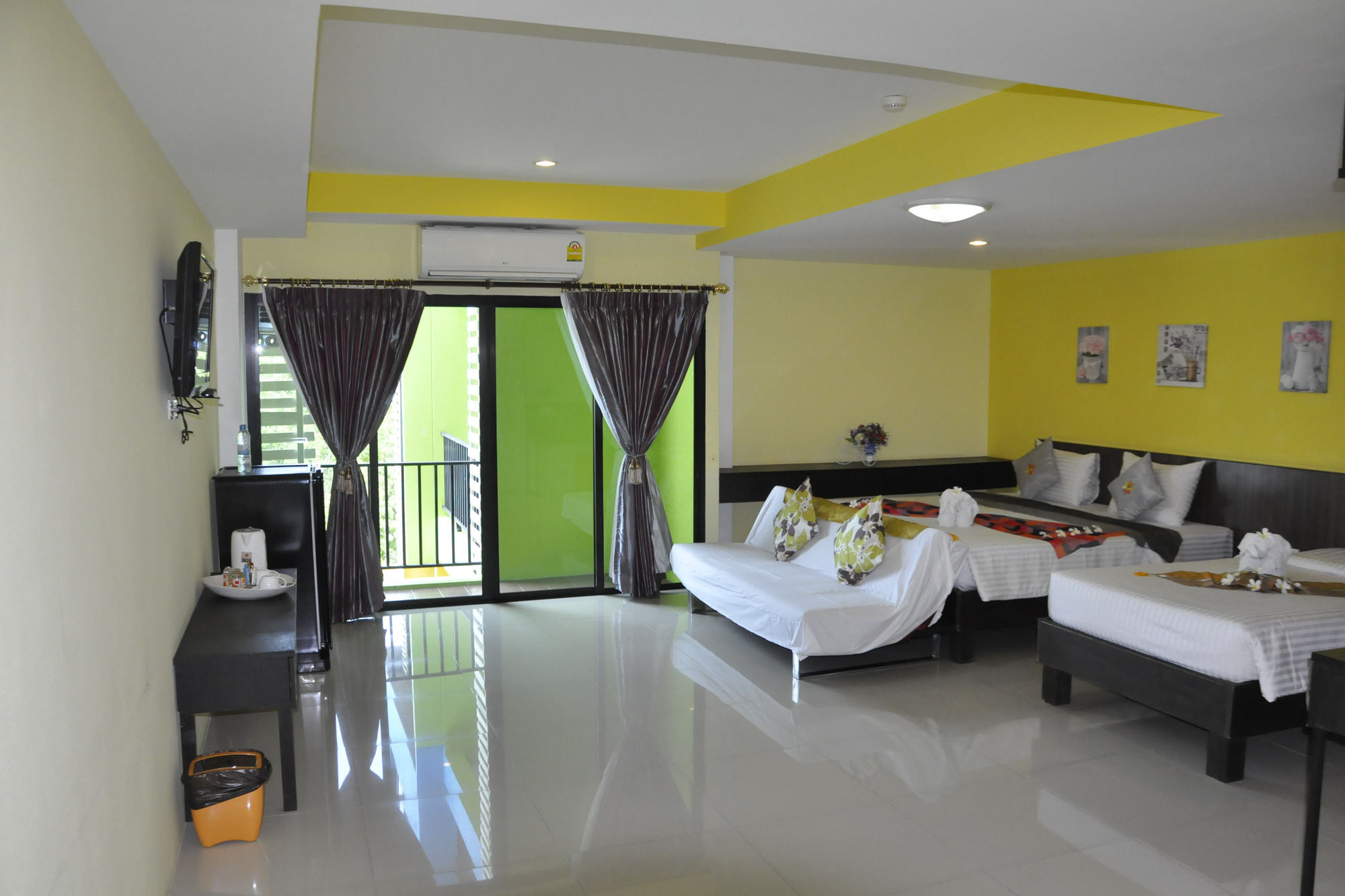 Oyo 75367 Ud Pattaya Hotel بانغْلامونغْ المظهر الخارجي الصورة
