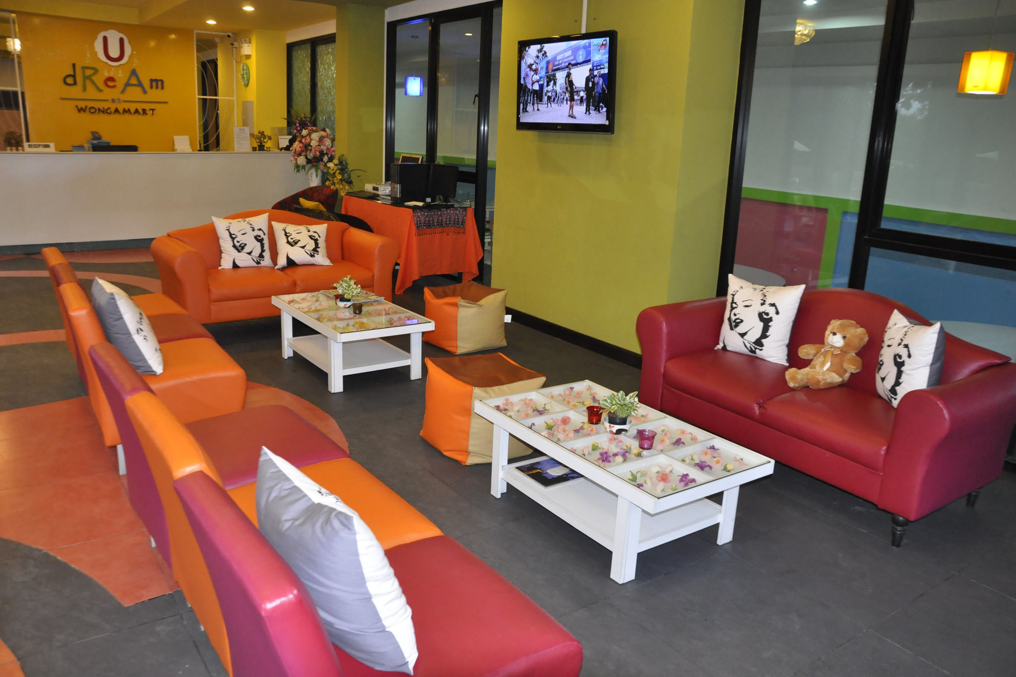 Oyo 75367 Ud Pattaya Hotel بانغْلامونغْ المظهر الخارجي الصورة