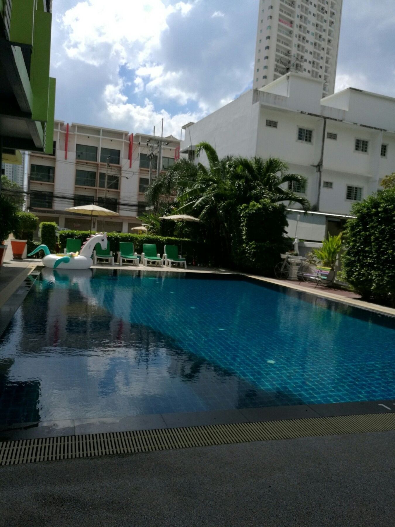 Oyo 75367 Ud Pattaya Hotel بانغْلامونغْ المظهر الخارجي الصورة