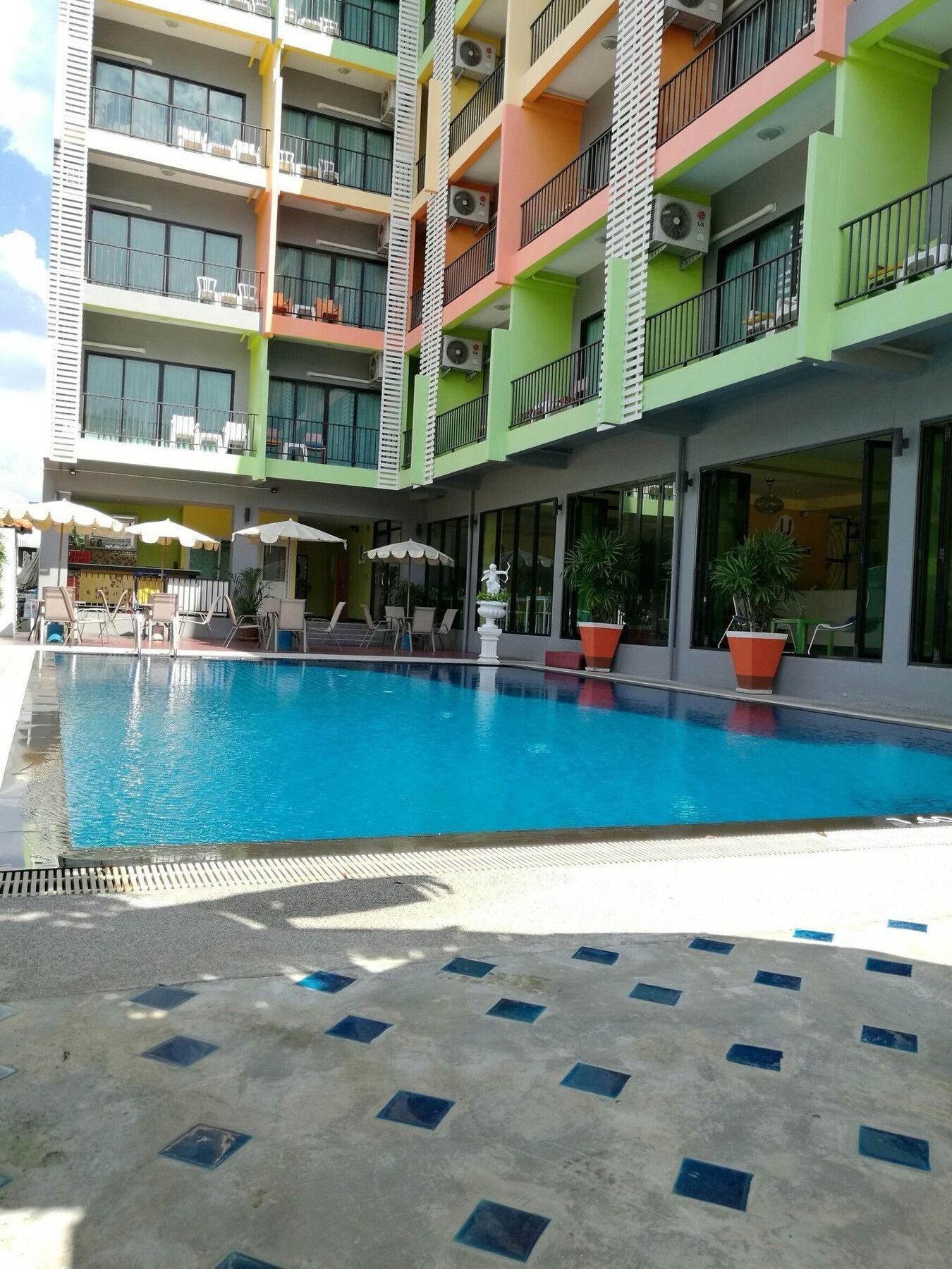 Oyo 75367 Ud Pattaya Hotel بانغْلامونغْ المظهر الخارجي الصورة
