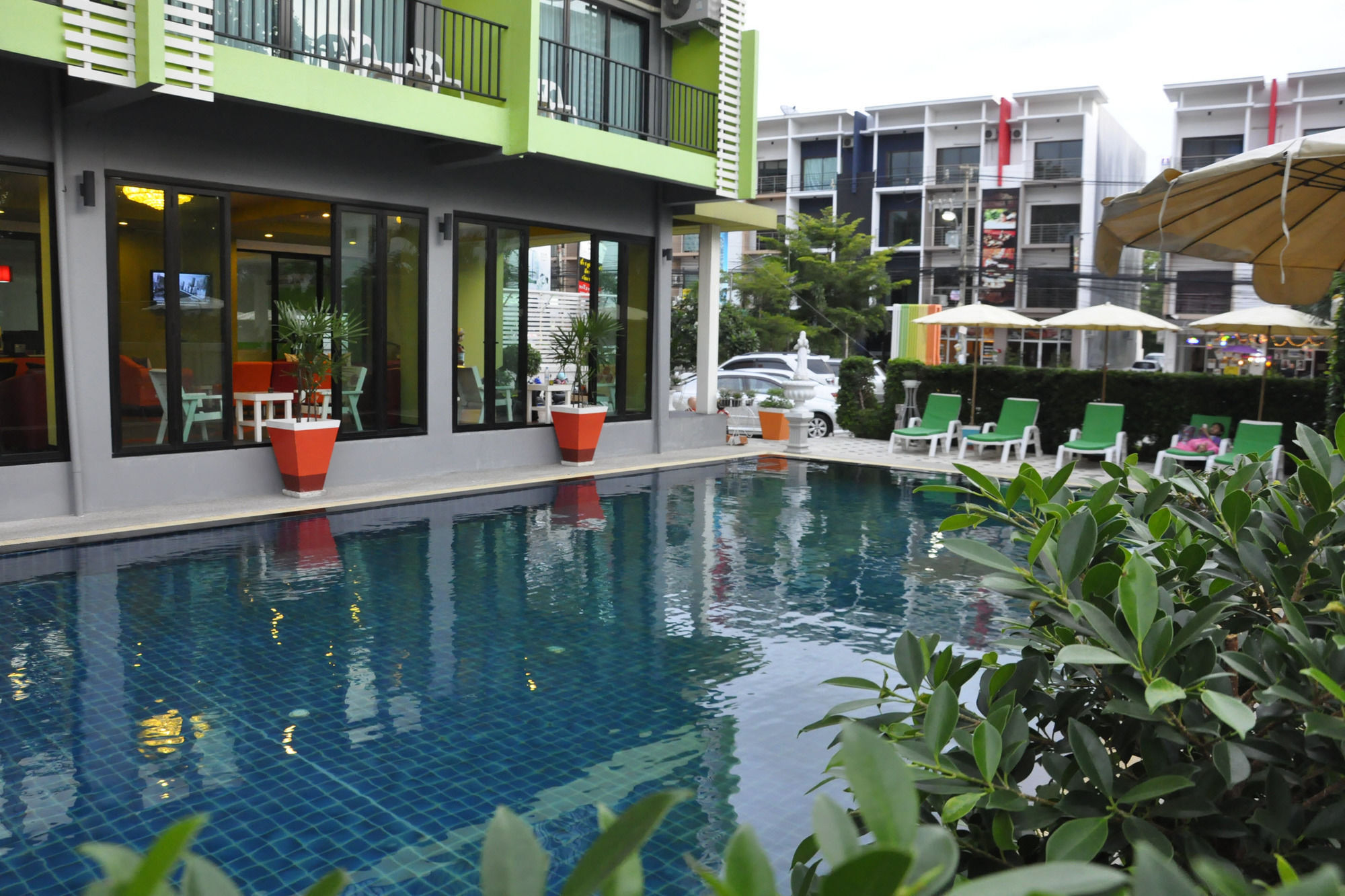 Oyo 75367 Ud Pattaya Hotel بانغْلامونغْ المظهر الخارجي الصورة